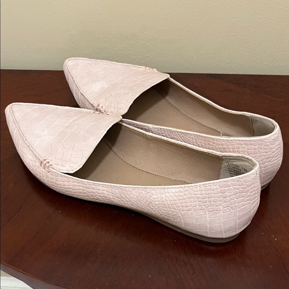 Steve Madden Light Pink Textured Loafers - Picture 1 of 6